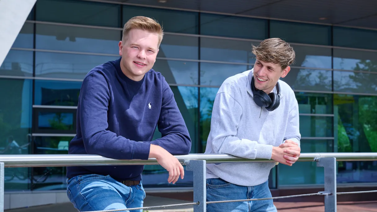 Ad duaal Finance & Control