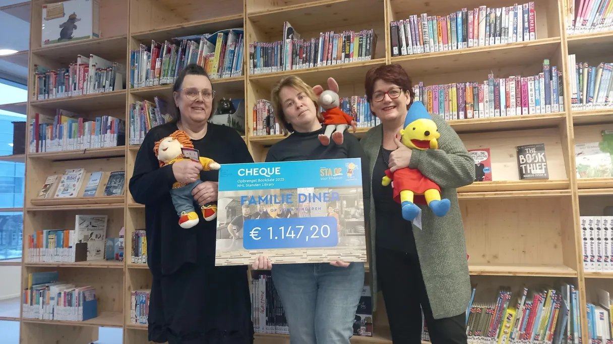foto cheque boekenmarkt 