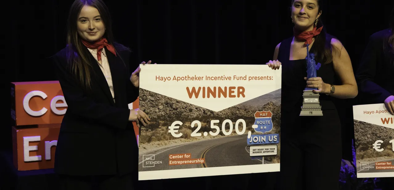 Claudia Lopez Martinez en Carlota Ferreira