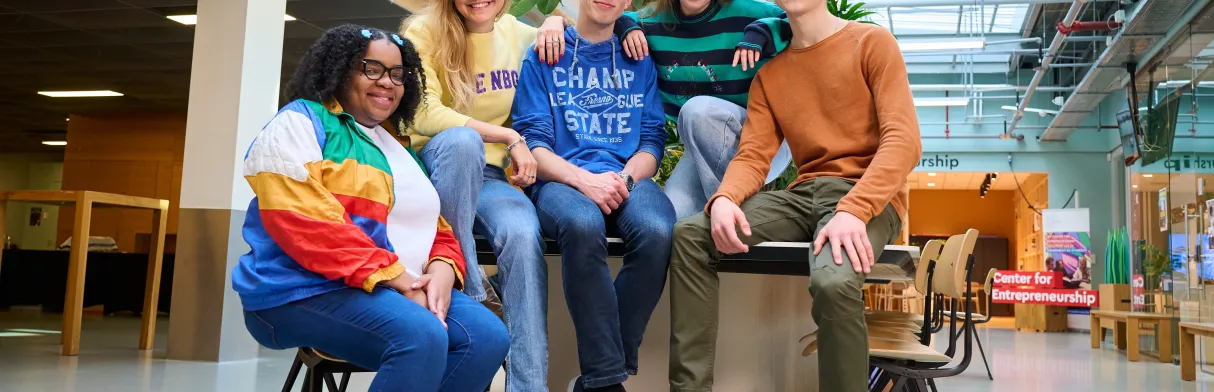 Bekijk de nieuwe serie Like an original