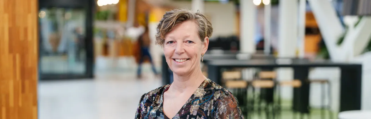 Afke van der Woud