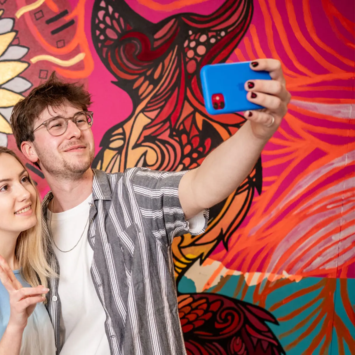 students-selfie-photo-study-dive