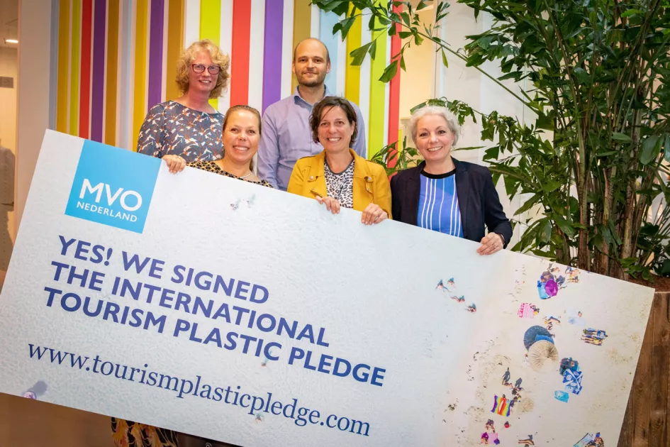 Tourism Pledge Academy of Leisure and Tourism signed the