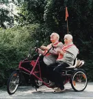 Ouderen op fiets