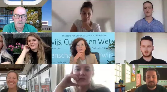 Minister van Engelshoven in gesprek met duale AD studenten