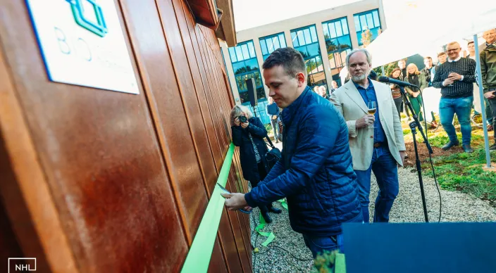Eerste tiny house van biocomposiet staat in Emmen